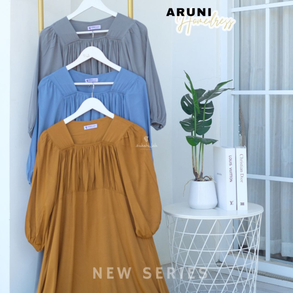 ARUNI POLOS